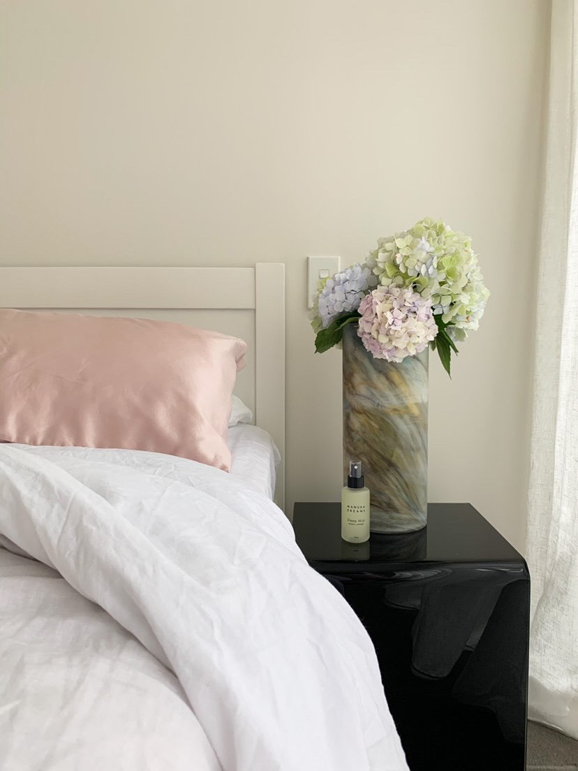 Silk Pillowcase. Best pillowcase for healthy hair and skin.