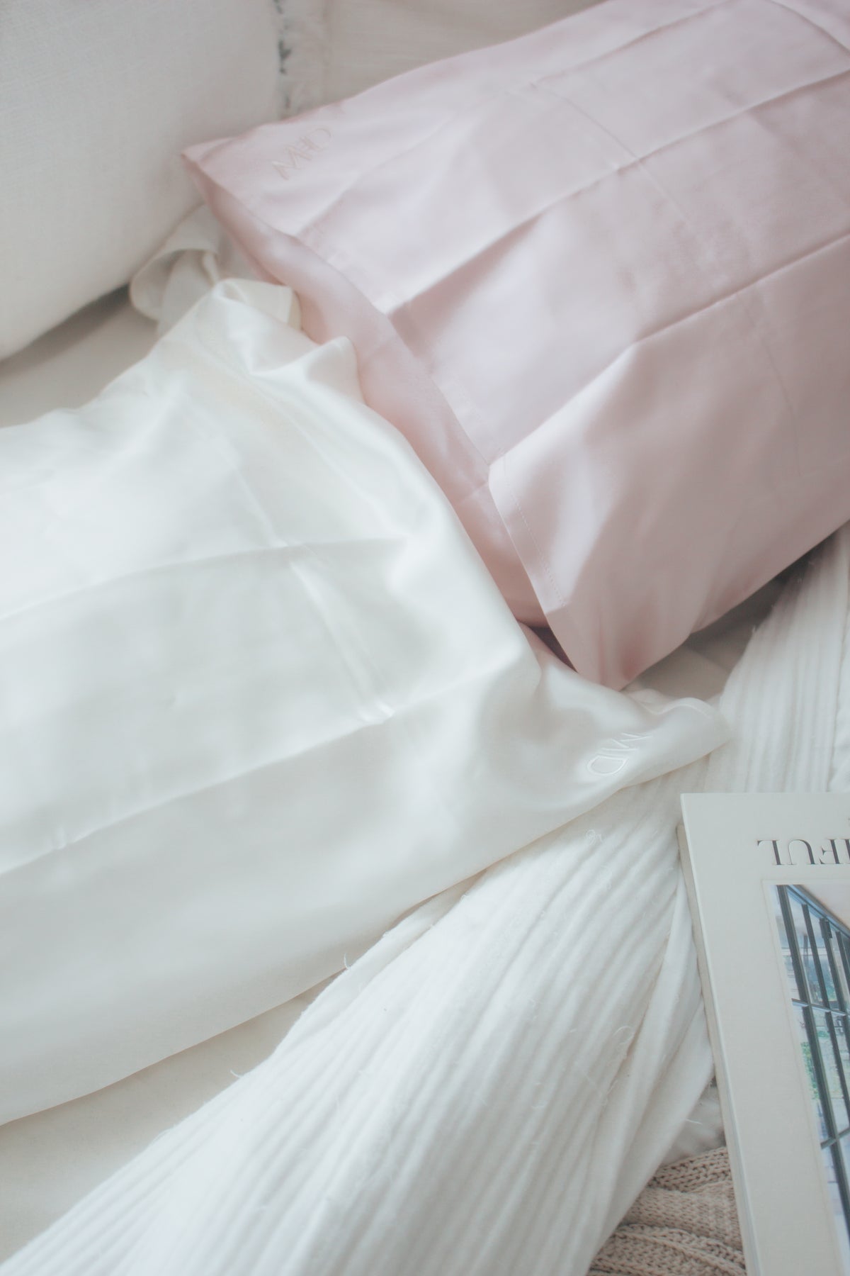 Silk Pillowcases. Best pillowcase for healthy hair and skin.