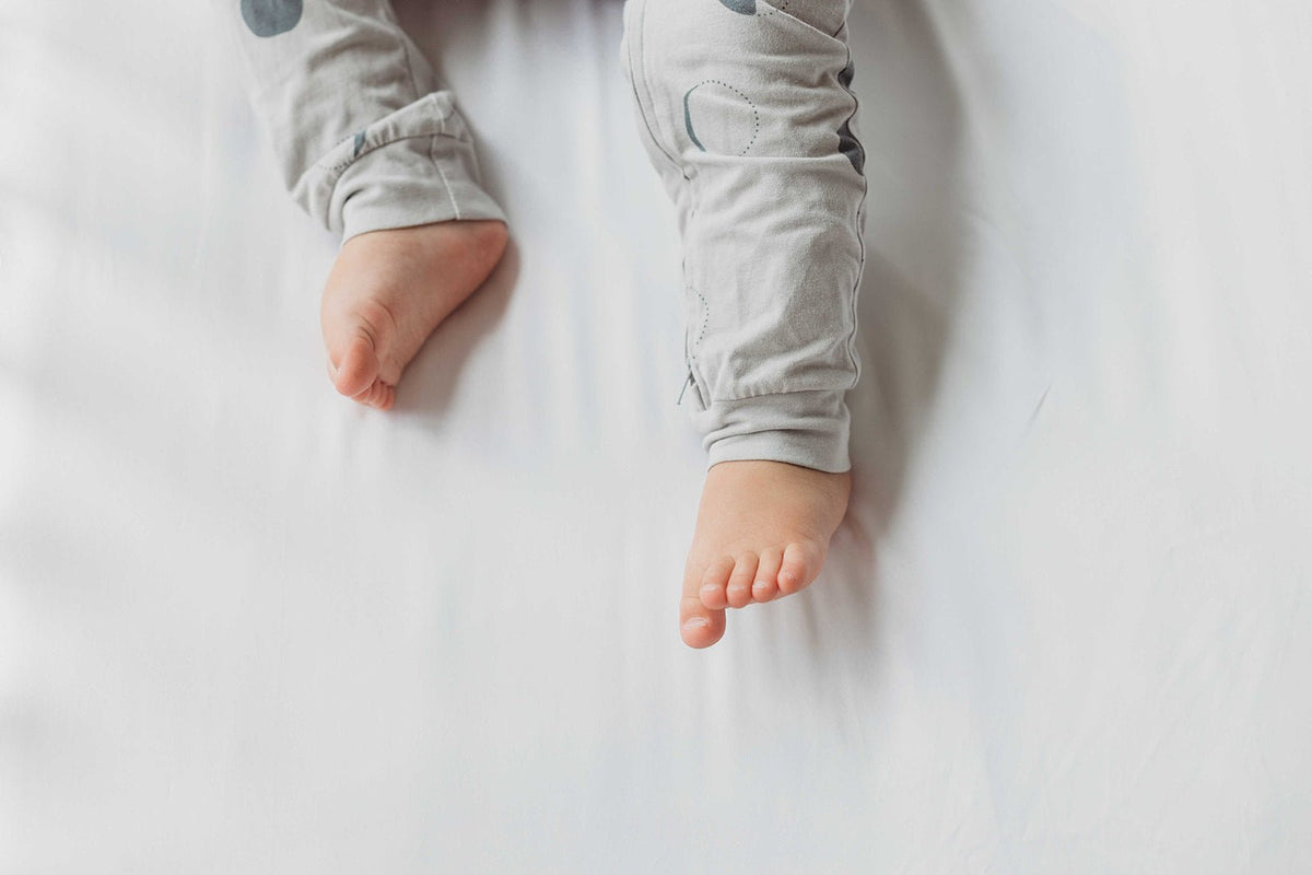 PURE SILK FITTED BABY SHEET - Bassinet Size - Manuka Dreams