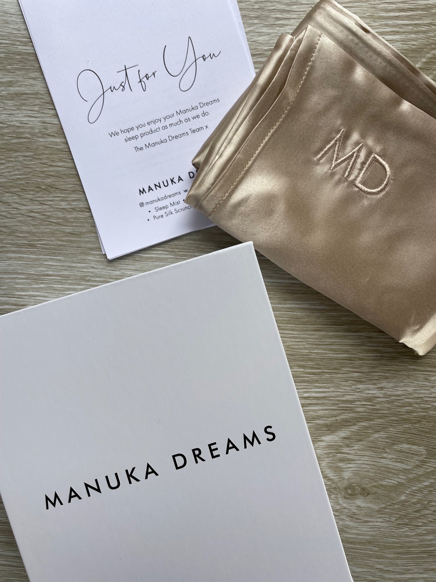 SILK PILLOWCASE GIFT SET