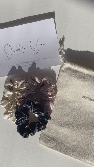 SET Of SCRUNCHIES