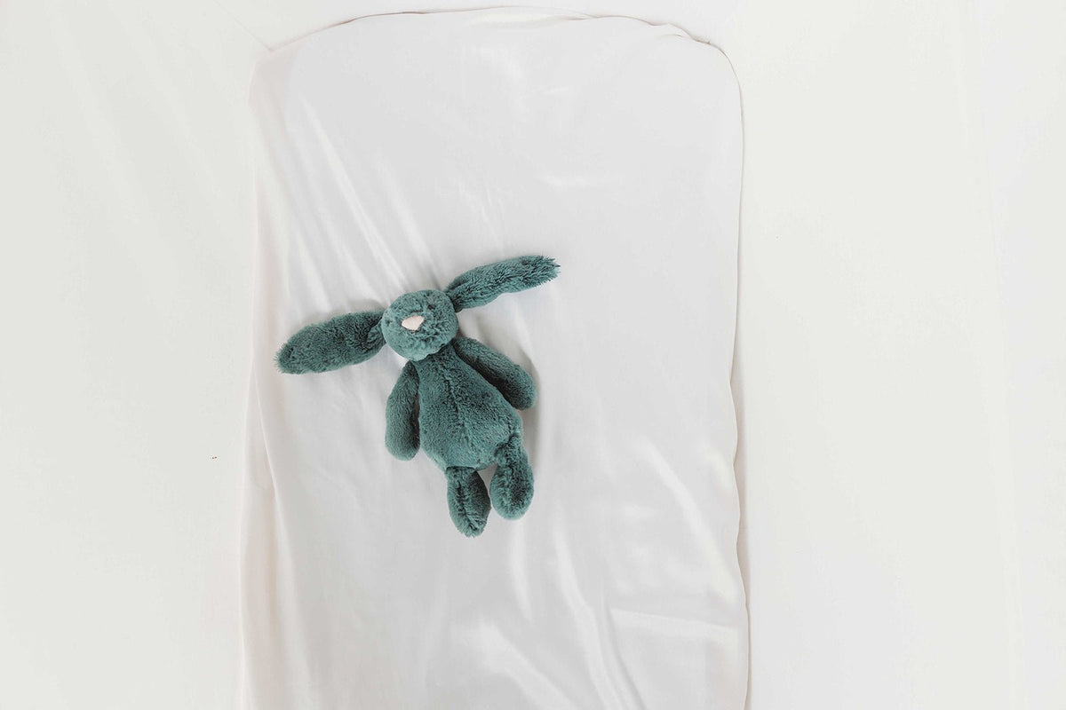 PURE SILK FITTED BABY SHEET - Bassinet Size - Manuka Dreams