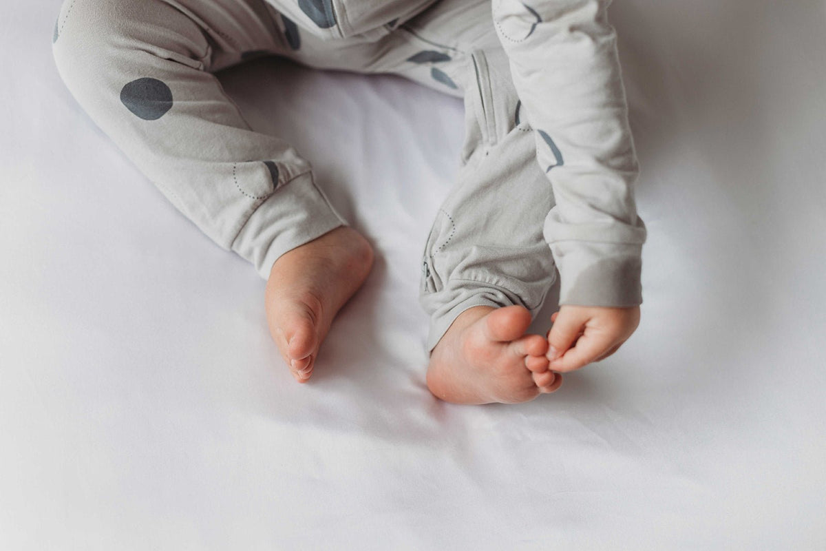 PURE SILK FITTED BABY SHEET - Cot Size - Manuka Dreams