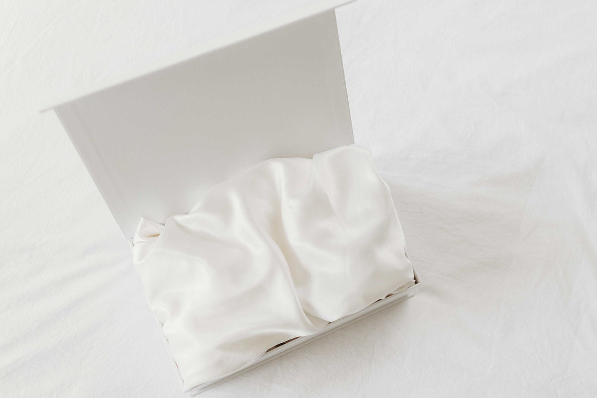 PURE SILK FITTED BABY SHEET - Cot Size - Manuka Dreams