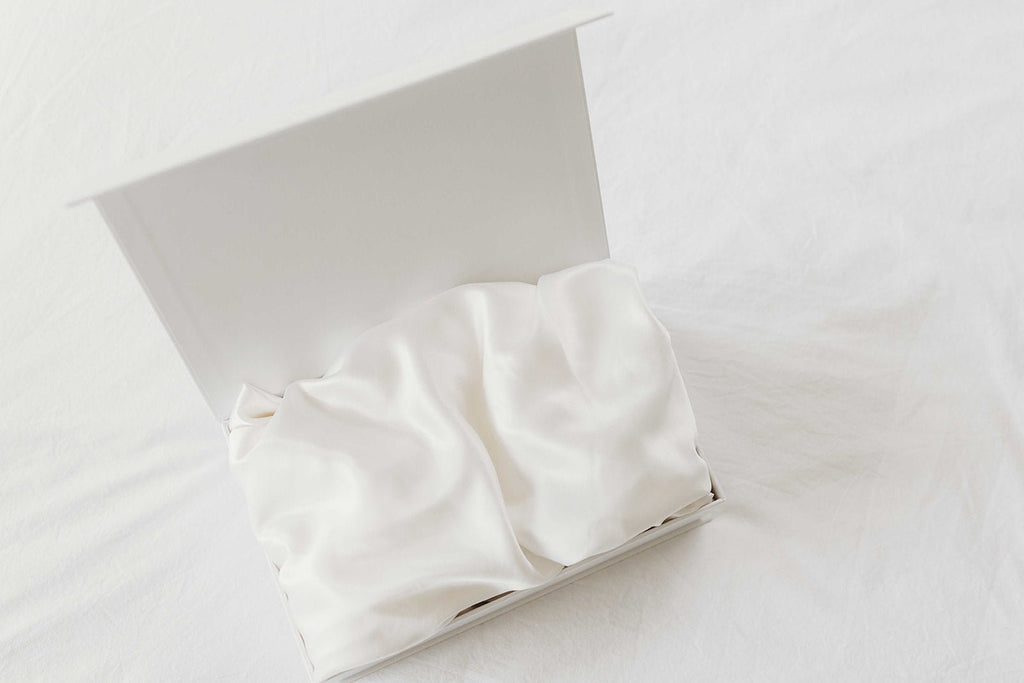 BABY GIFT SET - Pure Silk Pillowcase & Pure Silk Fitted Bassinet Sheet - Manuka Dreams