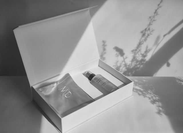 THE SIGNATURE SLEEP SET - One Pure Silk Pillowcase & One Manuka Lavender Sleep Mist - Manuka Dreams